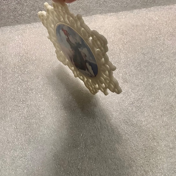 Lenox Porcelain Pierced Snowflake Christmas Ornament Santas Gift of Peace - Picture 4 of 7